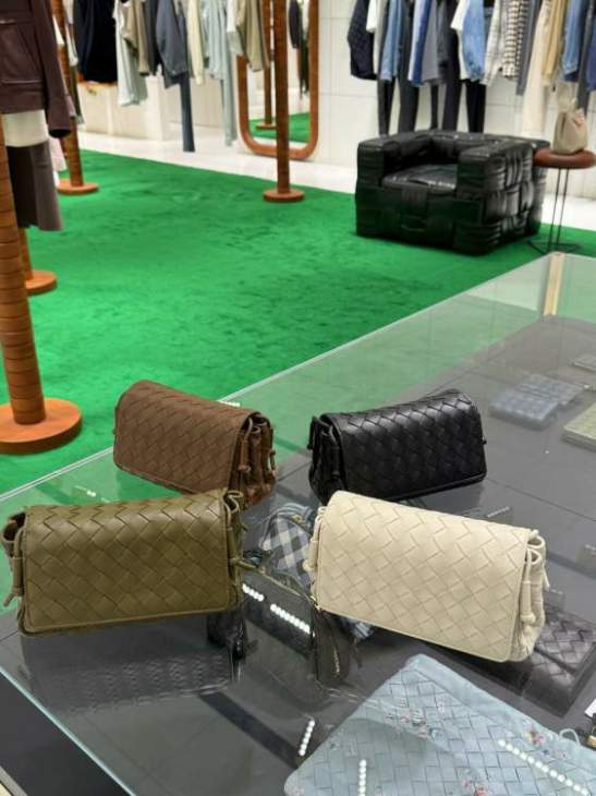 Picture of Bottega Veneta Handbags _SKUfw224596439fw